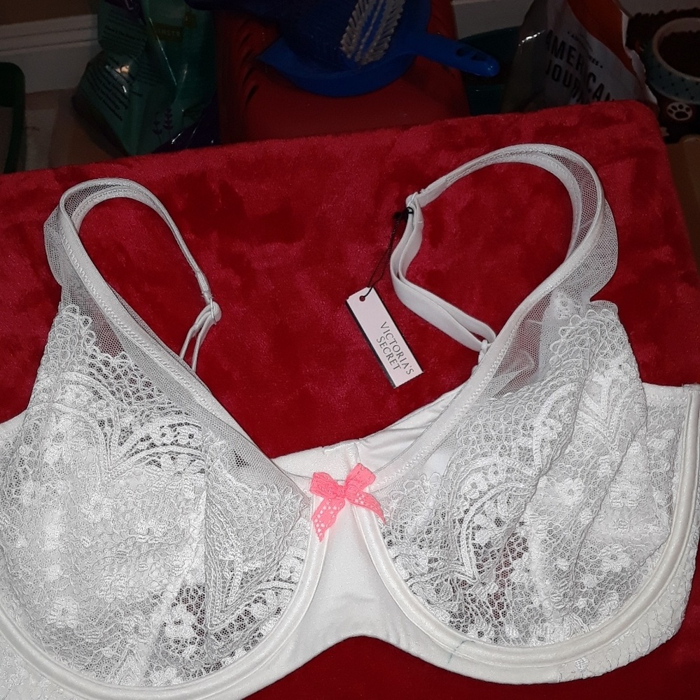 New Body by  Victoria's Secrets Bra